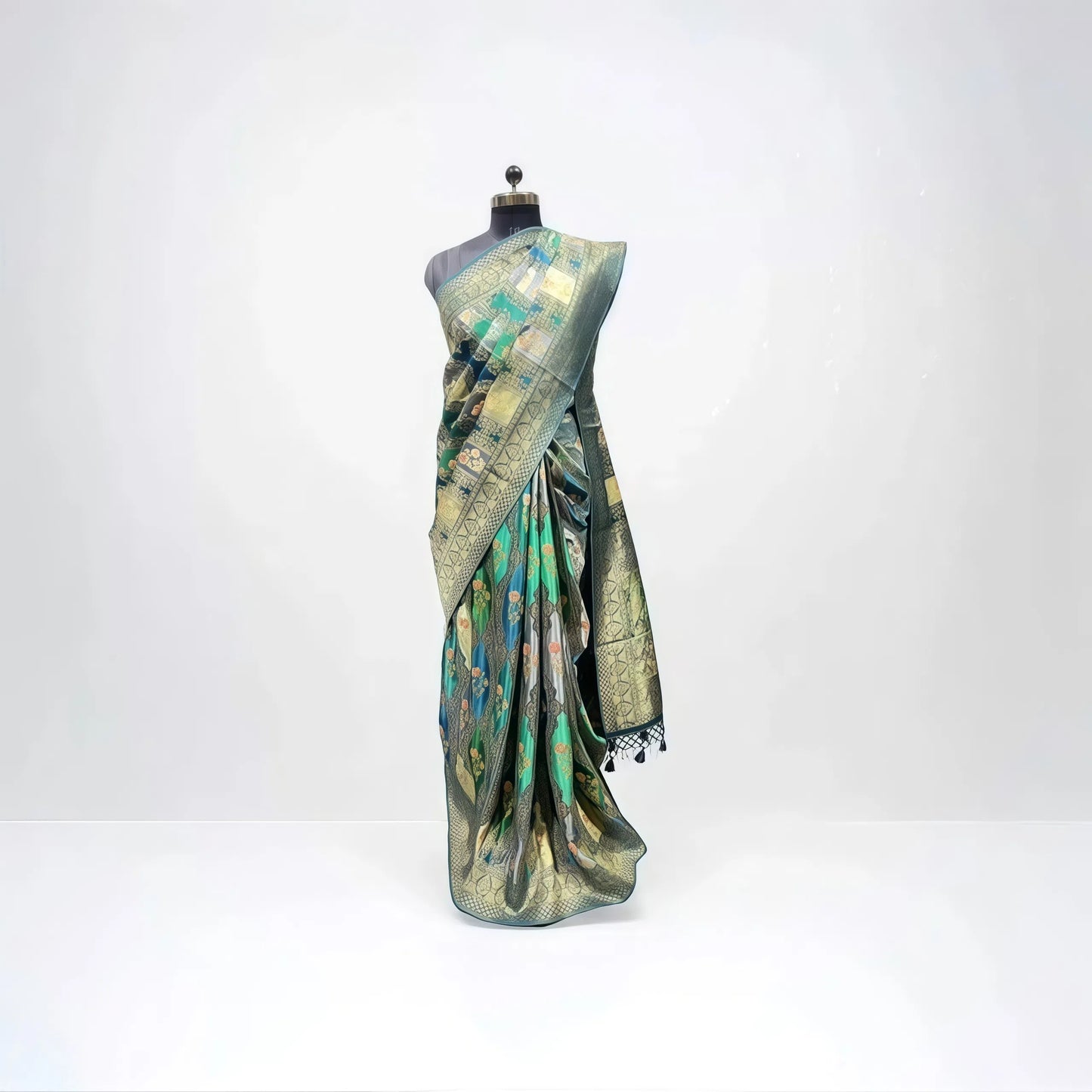 Sea Green Kanni Silk Saree with Golden Zari Border - Anita Jain Fashions
