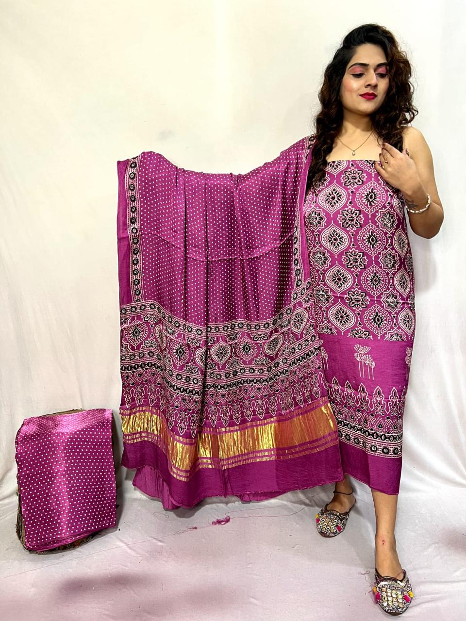 “Magenta Modaal Gajji Silk Suit Set with hand Bandhani and golden Lagdi Patta Dupatta – Anita Jain Fashions”