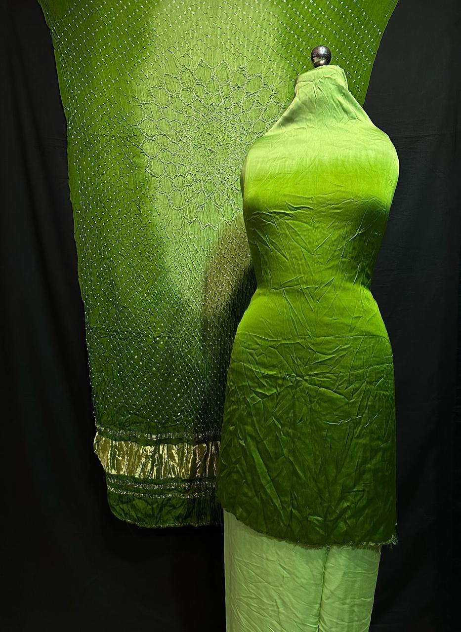 "Dual Tone Green Modaal Gajji Silk 3-piece suit set with hand Bandhani and Lagdi Patta dupatta – Anita Jain Fashions"
