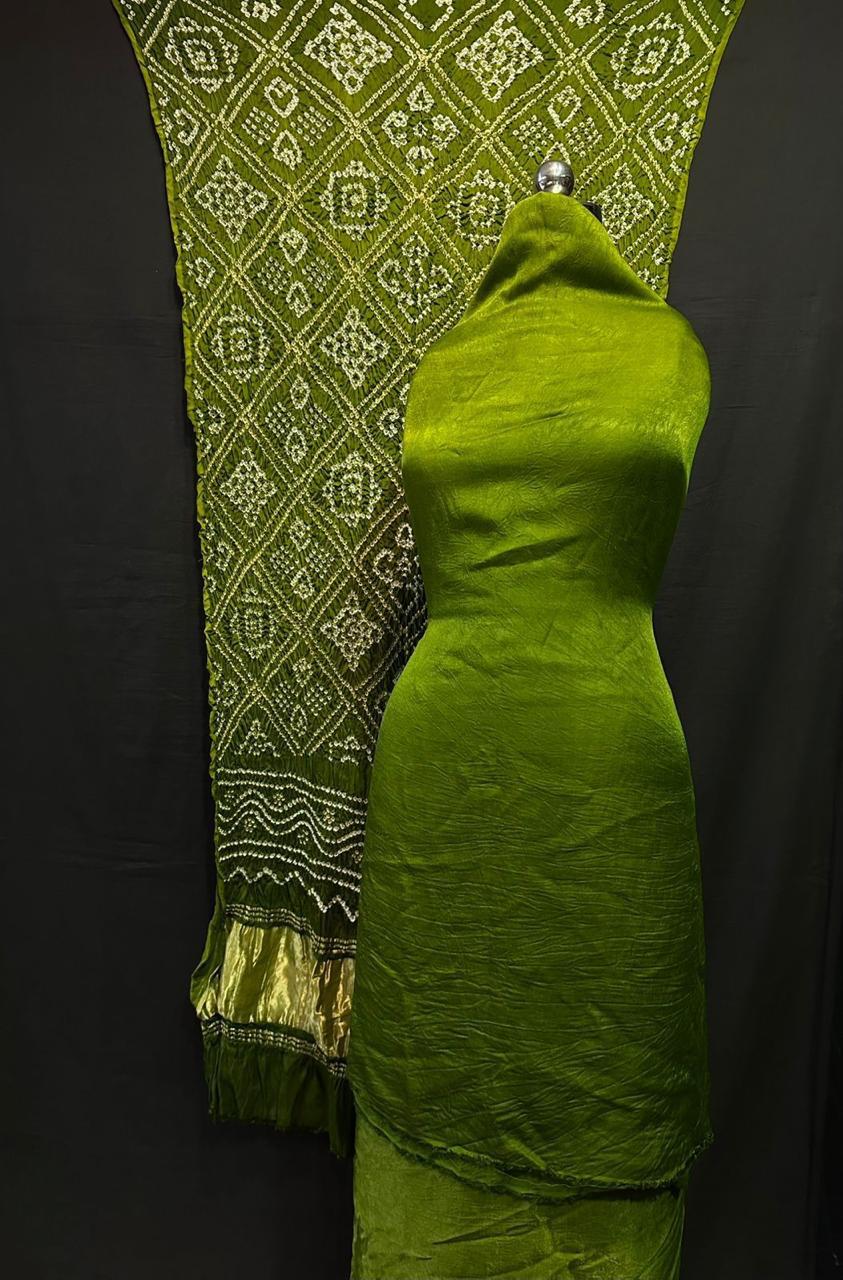 "Parrot Green Modaal Gajji Silk 3-piece suit set with hand Bandhani and Lagdi Patta dupatta – Anita Jain Fashions"