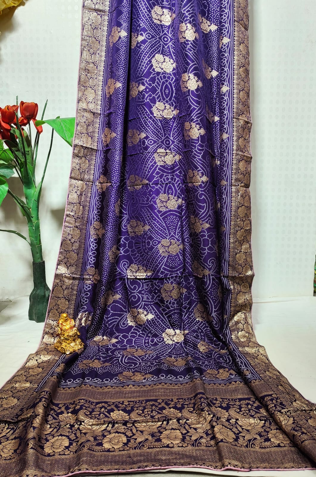 Pure Dola bandhani weaving saree (with blouse)
