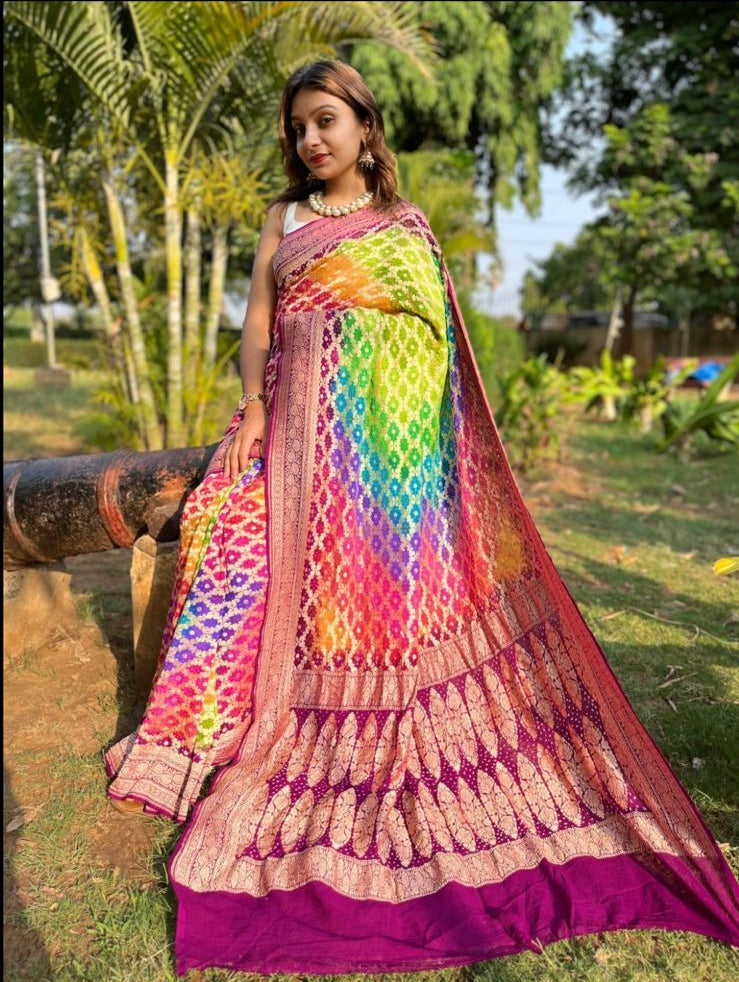traditional bandhani saree design
