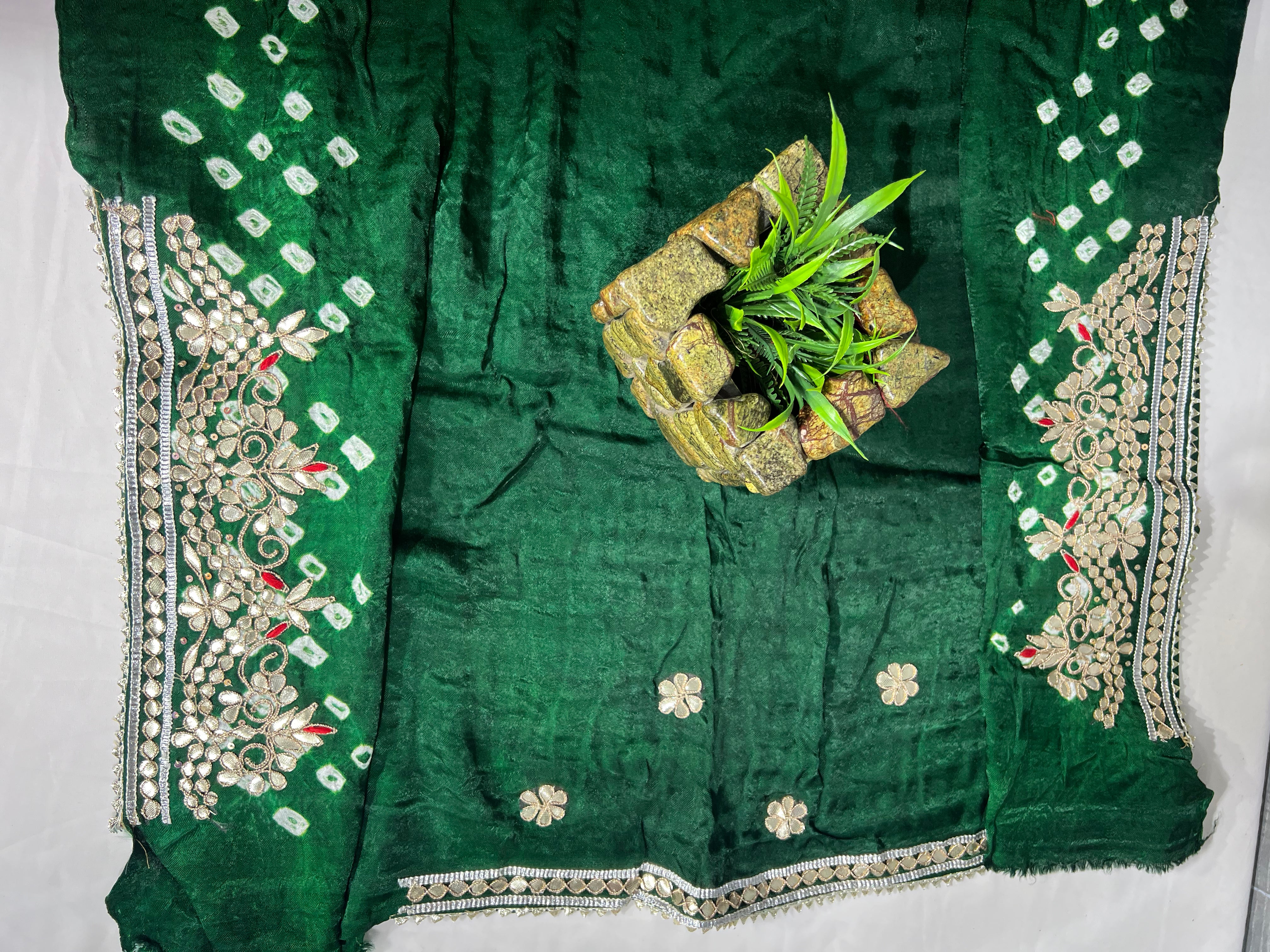 Circle Booty Green Ghatchola Gajji Silk Saree with Gota Patti Work - Ethically Made, Easy Care & Traditional Grandeur - Anita Jain Fashions