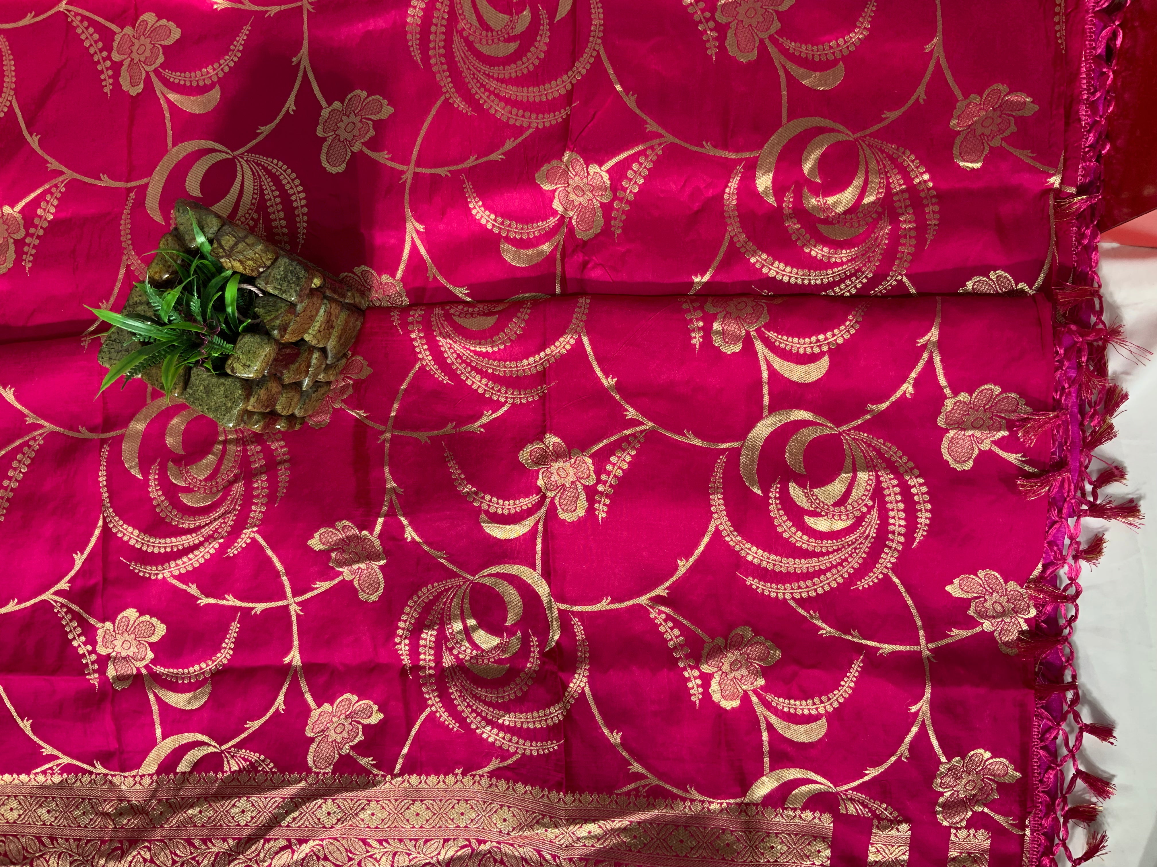 Pink Pure Viscose Dola Bail Print Saree with Rich Pallu and Resham V Wing - Ethically Made - Anita Jain Fashions