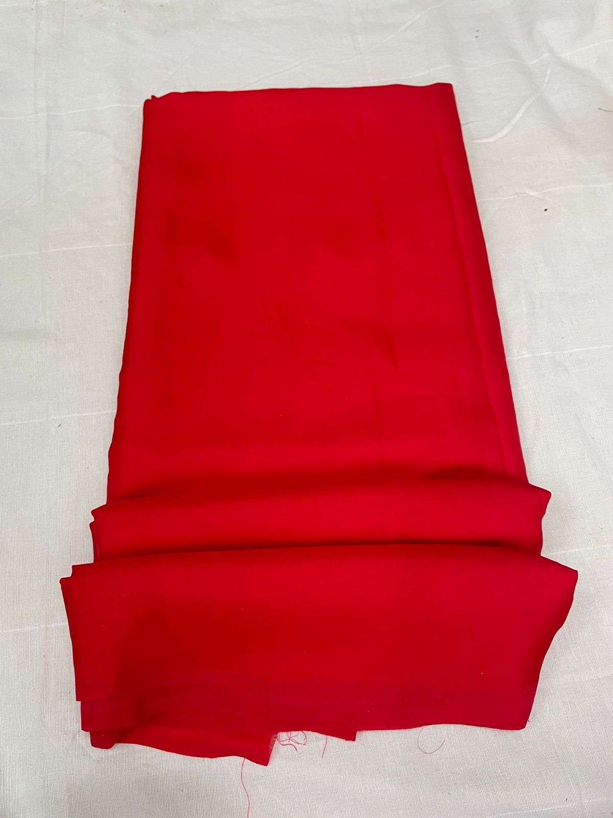 Matte Double tone red and rose red plane pot | 5.5 mtrs.